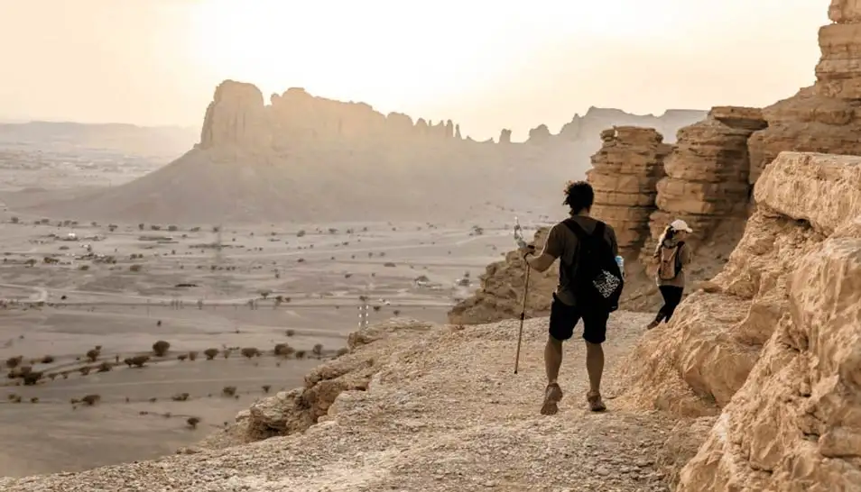 Hiking at the Edge of the World, Riyadh
